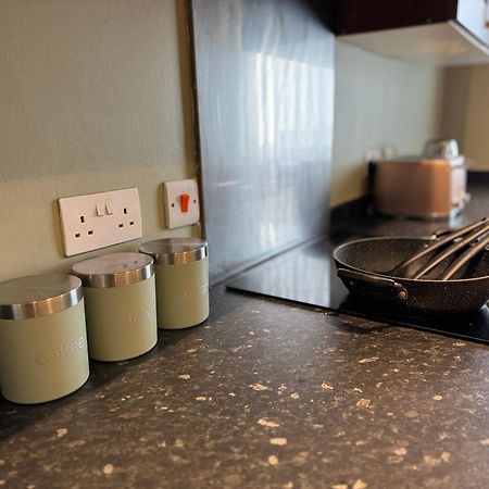 Group Bookings: Up To 30 Guests Across 5 Spacious Flats! Keyless Access Free Wifi & Parking Бирмингам Екстериор снимка