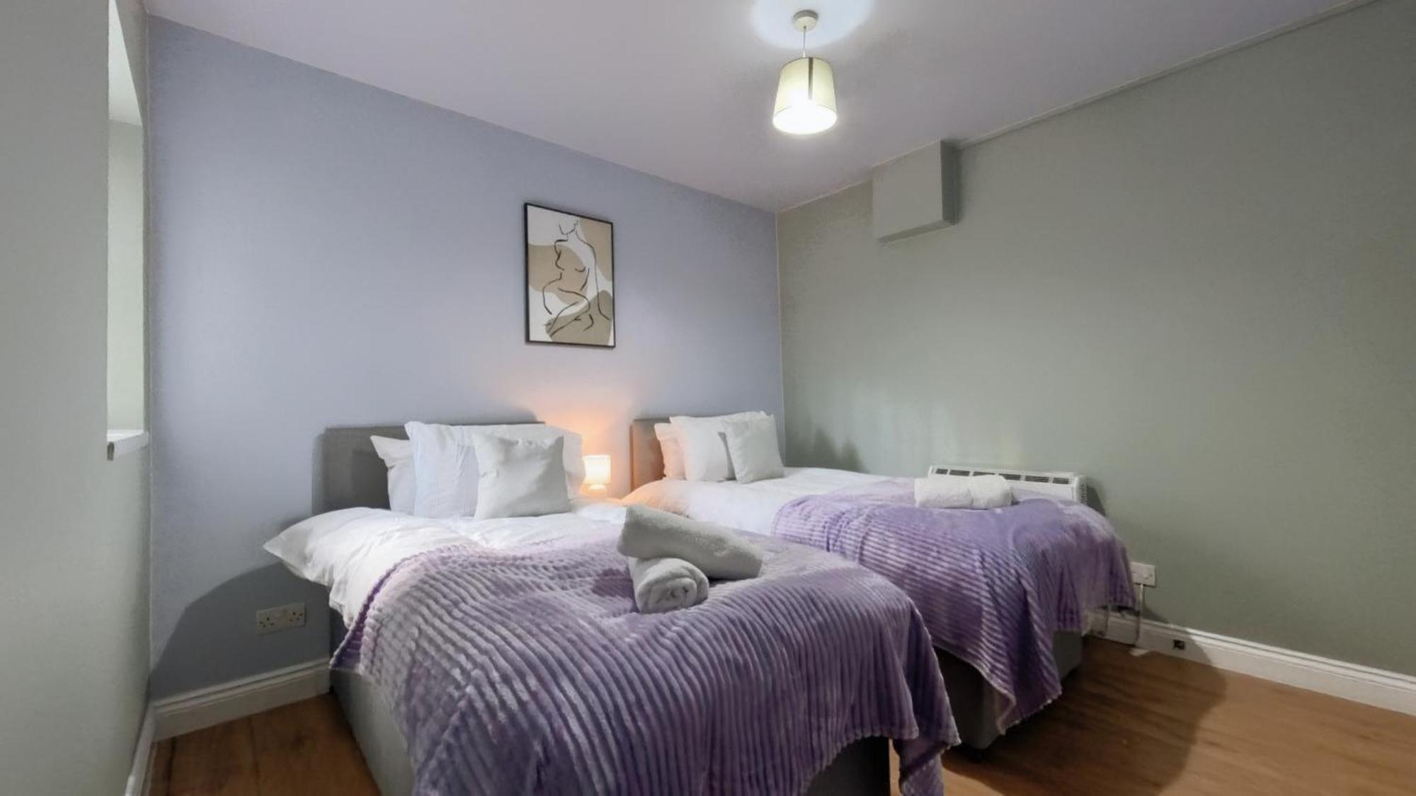 Group Bookings: Up To 30 Guests Across 5 Spacious Flats! Keyless Access Free Wifi & Parking Бирмингам Екстериор снимка