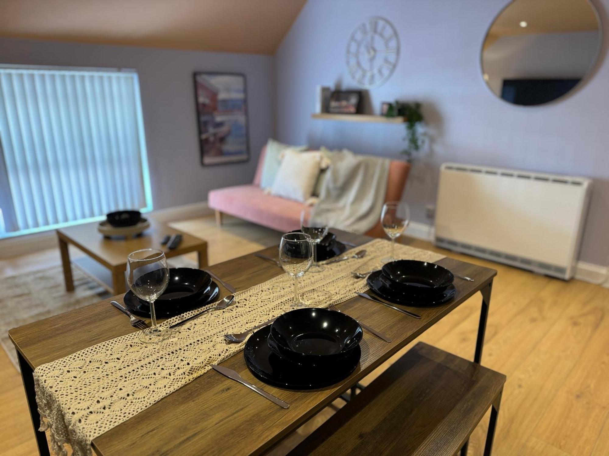 Group Bookings: Up To 30 Guests Across 5 Spacious Flats! Keyless Access Free Wifi & Parking Бирмингам Екстериор снимка