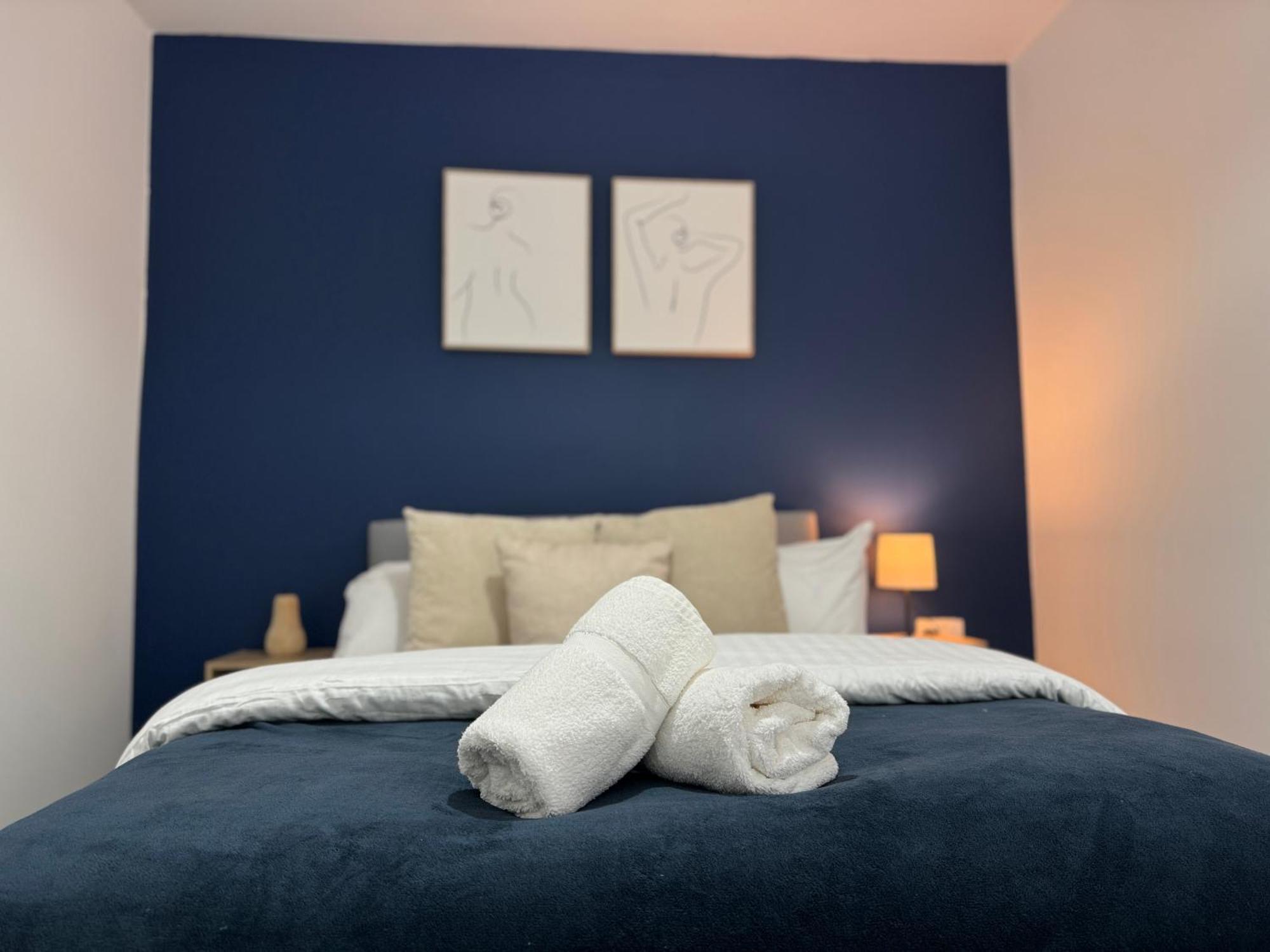 Group Bookings: Up To 30 Guests Across 5 Spacious Flats! Keyless Access Free Wifi & Parking Бирмингам Екстериор снимка