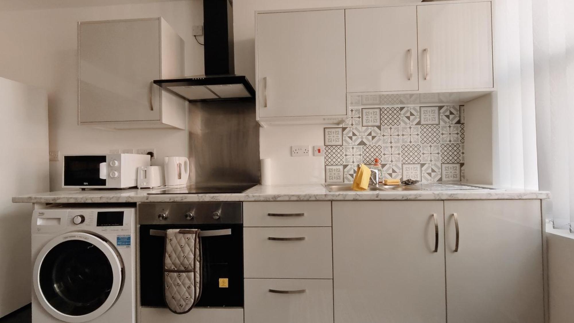 Group Bookings: Up To 30 Guests Across 5 Spacious Flats! Keyless Access Free Wifi & Parking Бирмингам Екстериор снимка