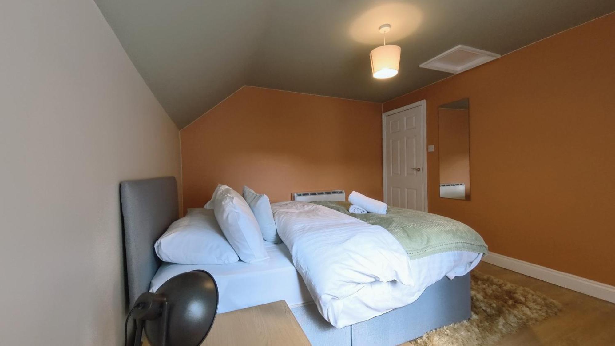 Group Bookings: Up To 30 Guests Across 5 Spacious Flats! Keyless Access Free Wifi & Parking Бирмингам Екстериор снимка